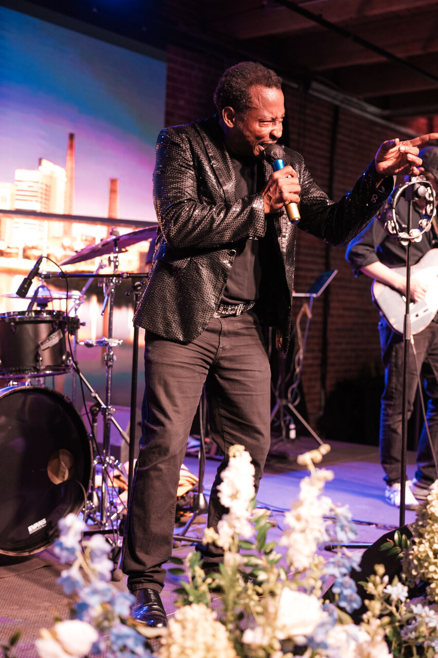 band sings at wedding reception